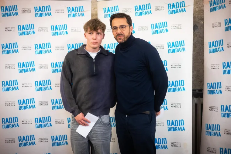 Premijera okupila poznate: Filip Juričić stigao sa sinom, evo tko se sve pojavio