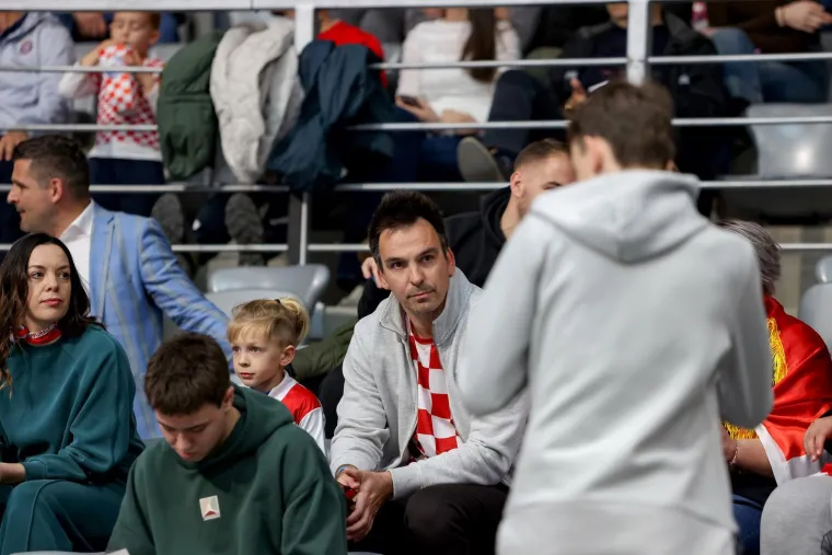 Ljepota, glamur i legende: Evo tko je sve bio na utakmici Hrvatske i &Scaron;vicarske u Zadru