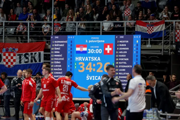 Ljepota, glamur i legende: Evo tko je sve bio na utakmici Hrvatske i &Scaron;vicarske u Zadru