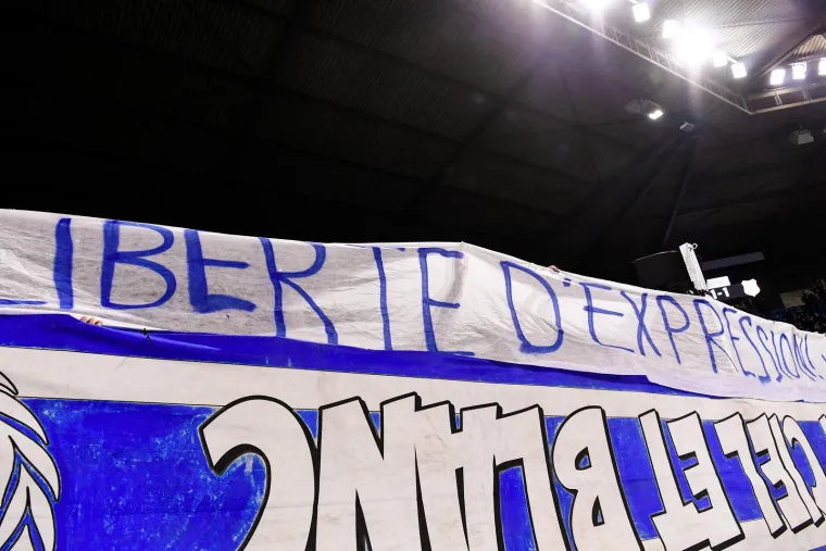 Armada u ratu protiv žestoke navijačke skupine: Ultrasi su samo gledati Riječane na tribini