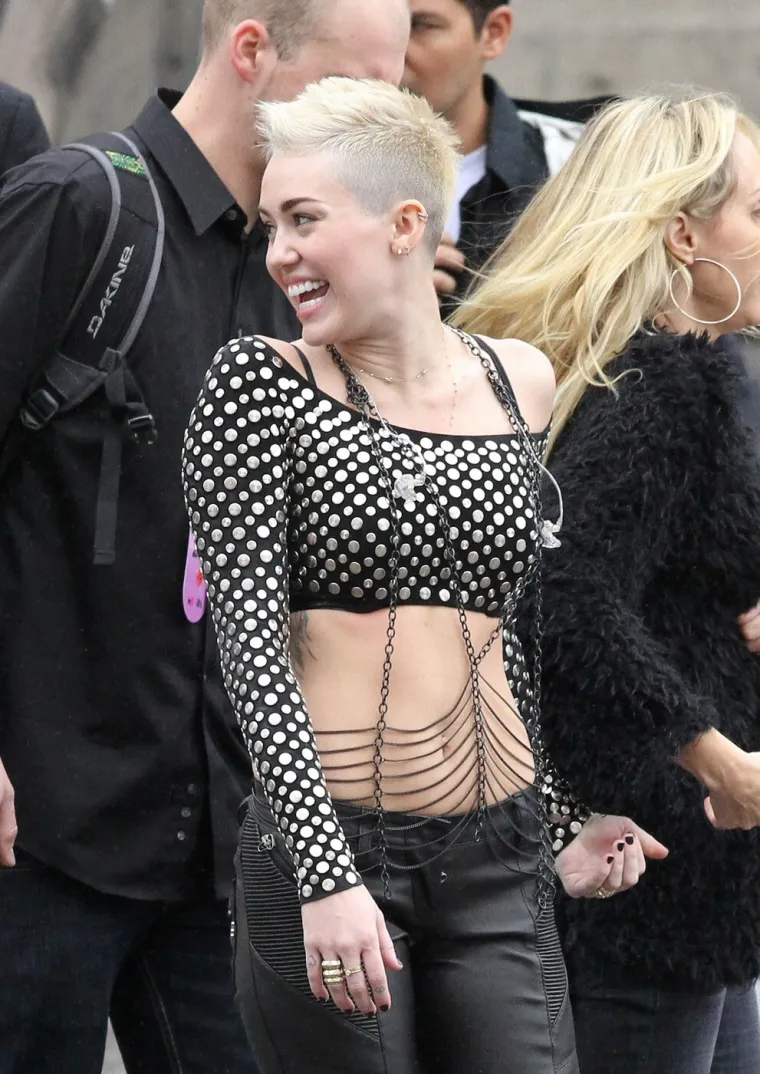 Od Disneyjeve miljenice do seksepilne provokatorice: Nevjerojatna transformacija Miley Cyrus