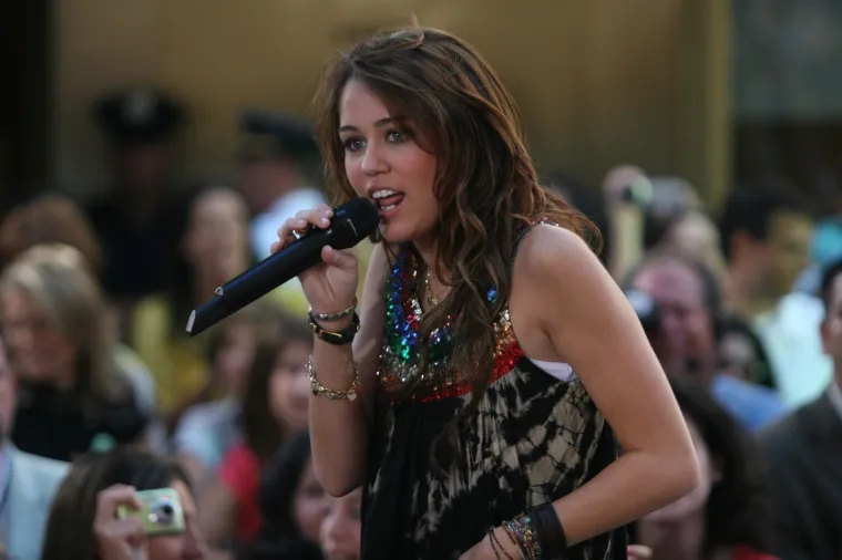 Od Disneyjeve miljenice do seksepilne provokatorice: Nevjerojatna transformacija Miley Cyrus