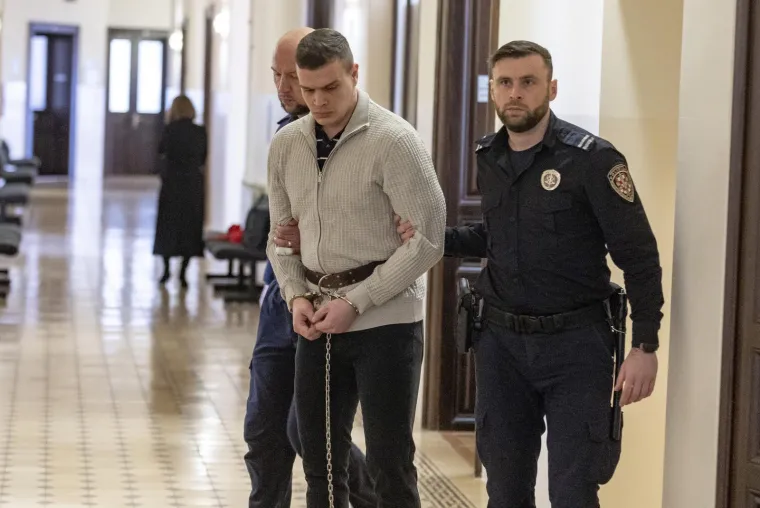 Biv&scaron;i policajac koji je ubio Mihaelu u lancima stigao na sud: 'Smatram se krivim, ali...'