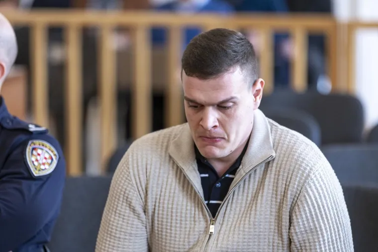 Biv&scaron;i policajac koji je ubio Mihaelu u lancima stigao na sud: 'Smatram se krivim, ali...'