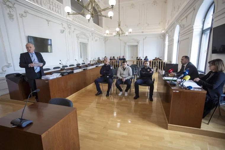 Biv&scaron;i policajac koji je ubio Mihaelu u lancima stigao na sud: 'Smatram se krivim, ali...'