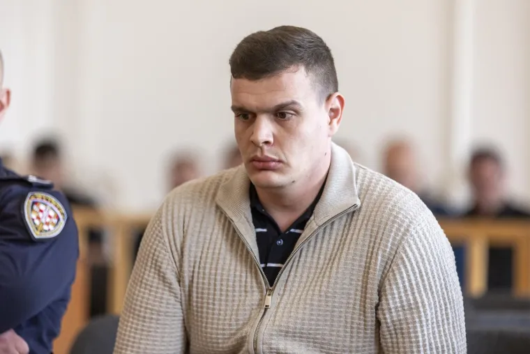 Biv&scaron;i policajac koji je ubio Mihaelu u lancima stigao na sud: 'Smatram se krivim, ali...'