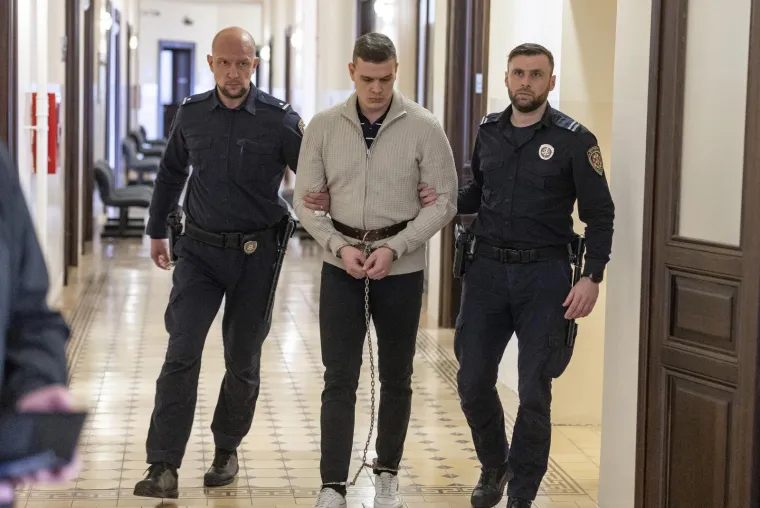 Biv&scaron;i policajac koji je ubio Mihaelu u lancima stigao na sud: 'Smatram se krivim, ali...'