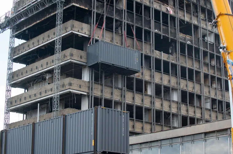 Bageri okupirali Vjesnik, radi se na sve strane: Pogledajte kako izgleda ru&scaron;enje kultnog nebodera