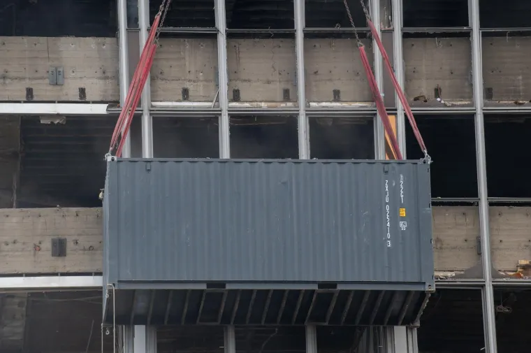 Bageri okupirali Vjesnik, radi se na sve strane: Pogledajte kako izgleda ru&scaron;enje kultnog nebodera