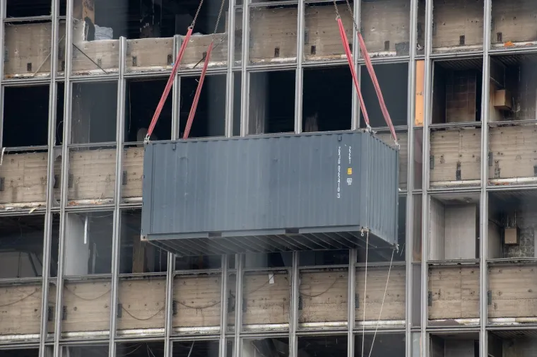 Bageri okupirali Vjesnik, radi se na sve strane: Pogledajte kako izgleda ru&scaron;enje kultnog nebodera