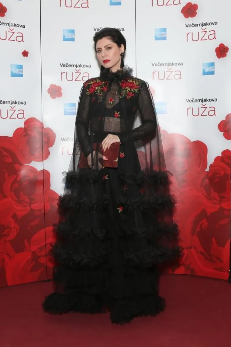 Večeras je Večernjakova ruža: Prisjetili smo se modnih trenutaka koji su obilježili pro&scaron;le dodjele