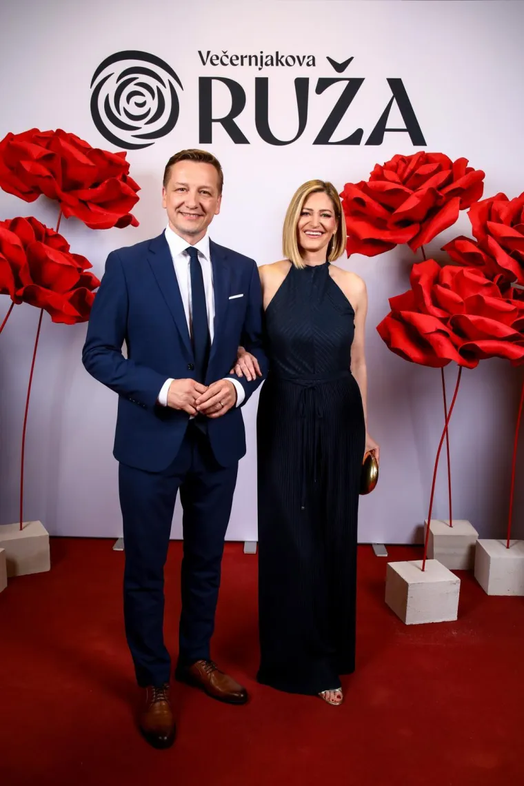 Večeras je Večernjakova ruža: Prisjetili smo se modnih trenutaka koji su obilježili pro&scaron;le dodjele