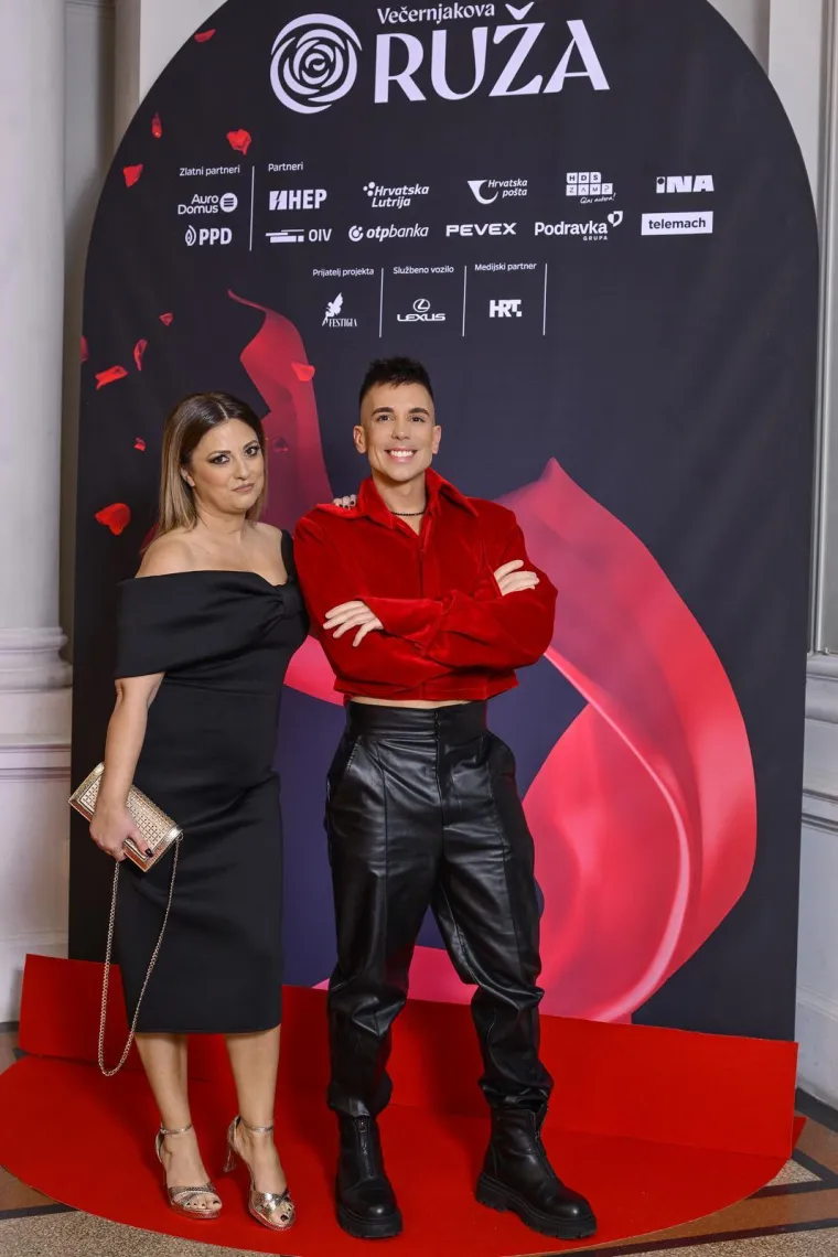 Dodjela Večernjakove ruže: Pogledajte koje su zvijezde zablistale na crvenom tepihu