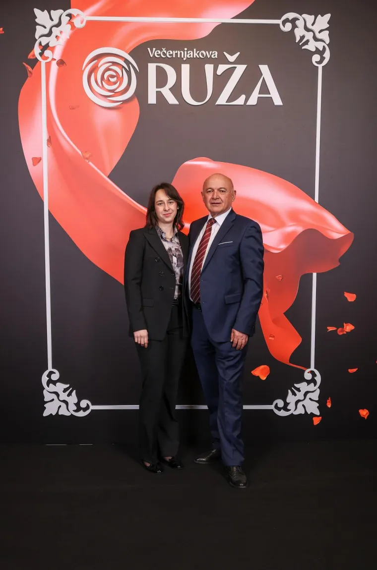 Dodjela Večernjakove ruže: Pogledajte koje su zvijezde zablistale na crvenom tepihu