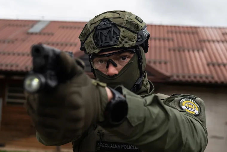Ne, ovo nije igrica! Ovako se to radi u stvarnom životu: Pogledajte vježbu vojne policije i specijalaca