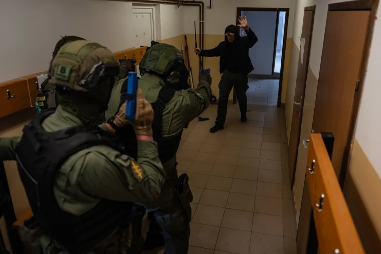 Ne, ovo nije igrica! Ovako se to radi u stvarnom životu: Pogledajte vježbu vojne policije i specijalaca
