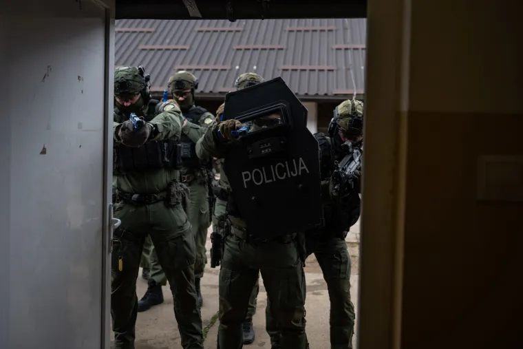 Ne, ovo nije igrica! Ovako se to radi u stvarnom životu: Pogledajte vježbu vojne policije i specijalaca