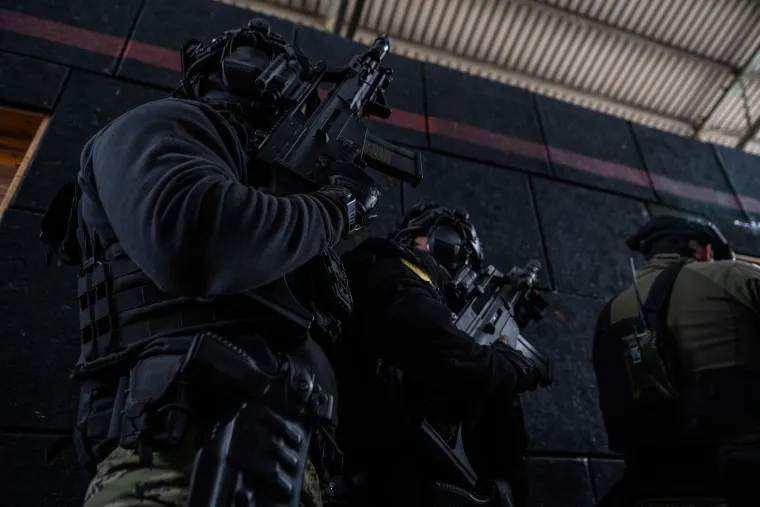 Ne, ovo nije igrica! Ovako se to radi u stvarnom životu: Pogledajte vježbu vojne policije i specijalaca