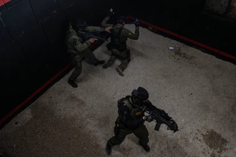 Ne, ovo nije igrica! Ovako se to radi u stvarnom životu: Pogledajte vježbu vojne policije i specijalaca