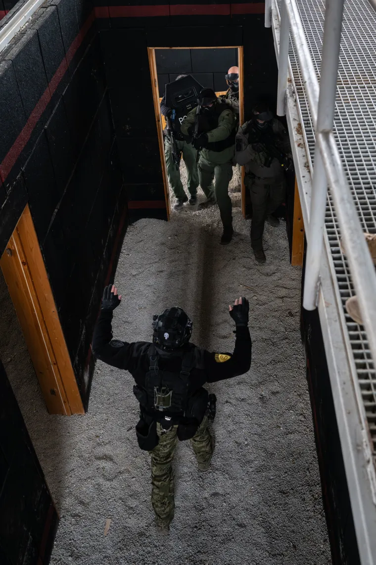 Ne, ovo nije igrica! Ovako se to radi u stvarnom životu: Pogledajte vježbu vojne policije i specijalaca