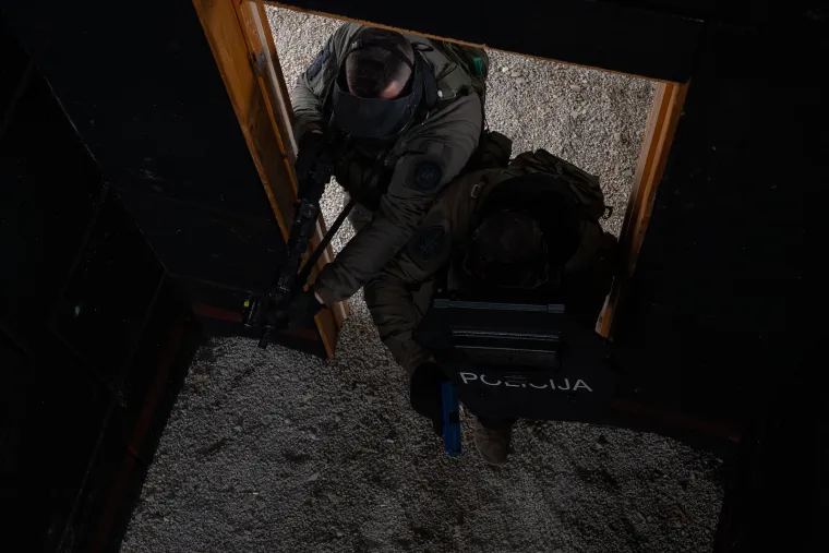 Ne, ovo nije igrica! Ovako se to radi u stvarnom životu: Pogledajte vježbu vojne policije i specijalaca