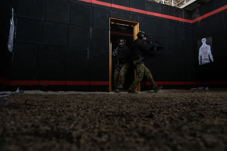 Ne, ovo nije igrica! Ovako se to radi u stvarnom životu: Pogledajte vježbu vojne policije i specijalaca