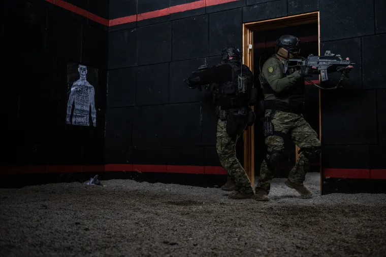 Ne, ovo nije igrica! Ovako se to radi u stvarnom životu: Pogledajte vježbu vojne policije i specijalaca