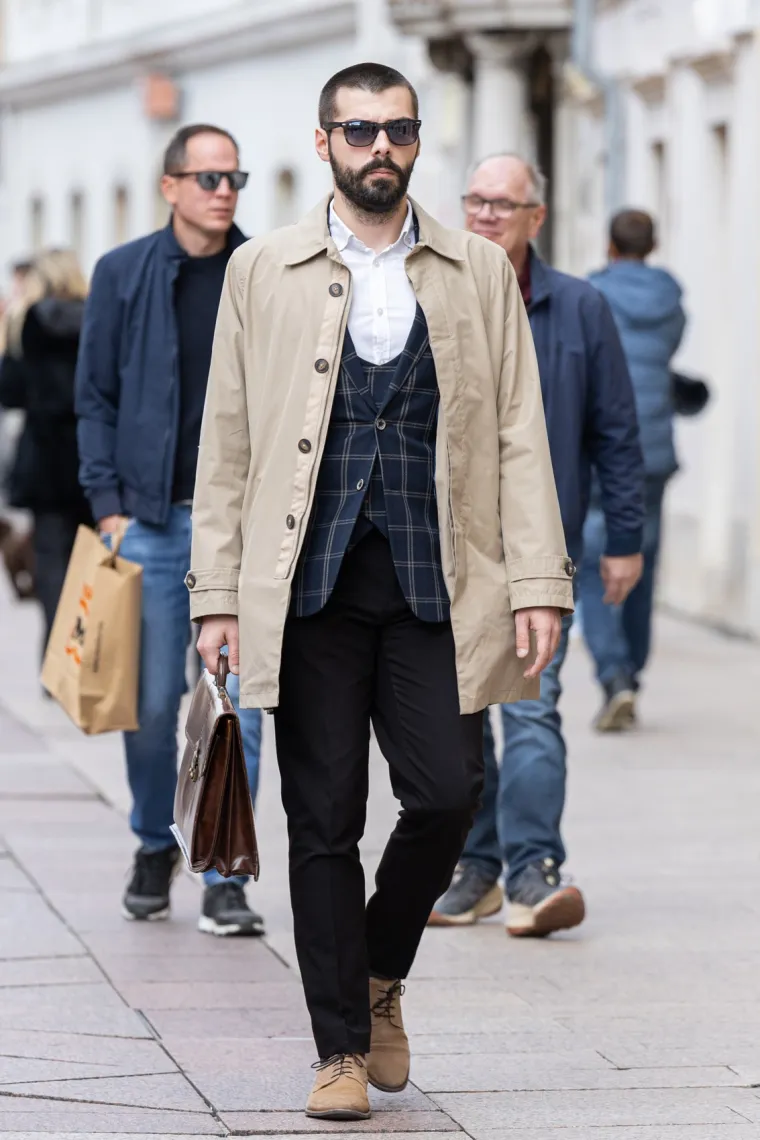 Korzo kao Milano! Djevojka u crnoj kožnoj jakni odu&scaron;evila na &scaron;pici, ali i drugi su pre&scaron;li modnu igricu