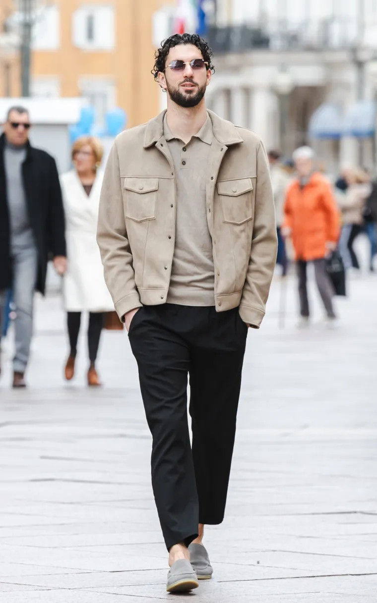 Korzo kao Milano! Djevojka u crnoj kožnoj jakni odu&scaron;evila na &scaron;pici, ali i drugi su pre&scaron;li modnu igricu