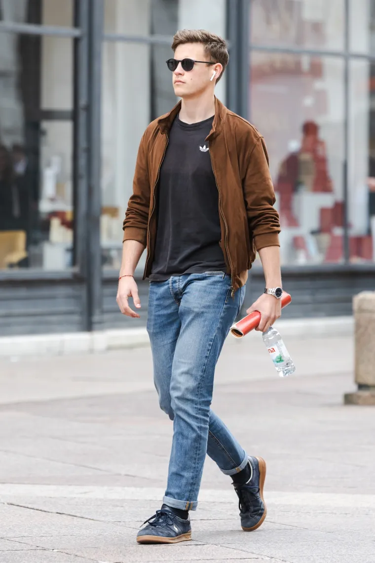 Korzo kao Milano! Djevojka u crnoj kožnoj jakni odu&scaron;evila na &scaron;pici, ali i drugi su pre&scaron;li modnu igricu