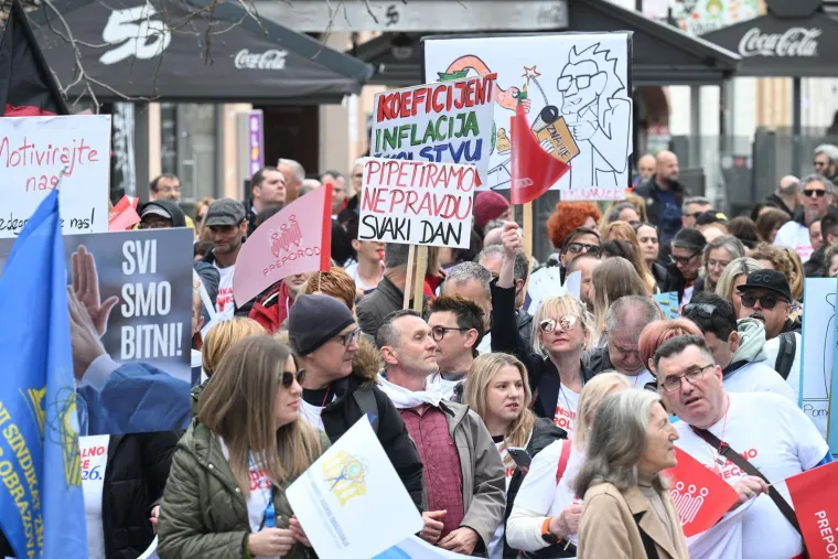 Autobusi iz cijele Hrvatske stigli u Zagreb! Poslana o&scaron;tra poruka Vladi: 'AP, pao si na ispitu'