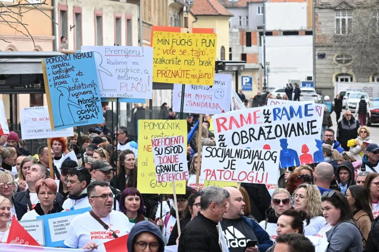 Autobusi iz cijele Hrvatske stigli u Zagreb! Poslana o&scaron;tra poruka Vladi: 'AP, pao si na ispitu'