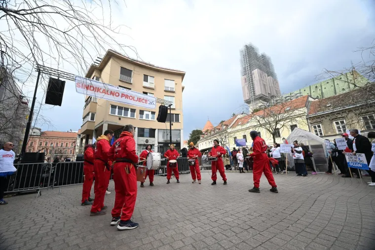 Autobusi iz cijele Hrvatske stigli u Zagreb! Poslana o&scaron;tra poruka Vladi: 'AP, pao si na ispitu'