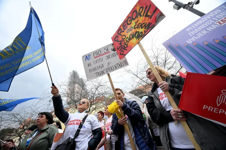 Autobusi iz cijele Hrvatske stigli u Zagreb! Poslana o&scaron;tra poruka Vladi: 'AP, pao si na ispitu'