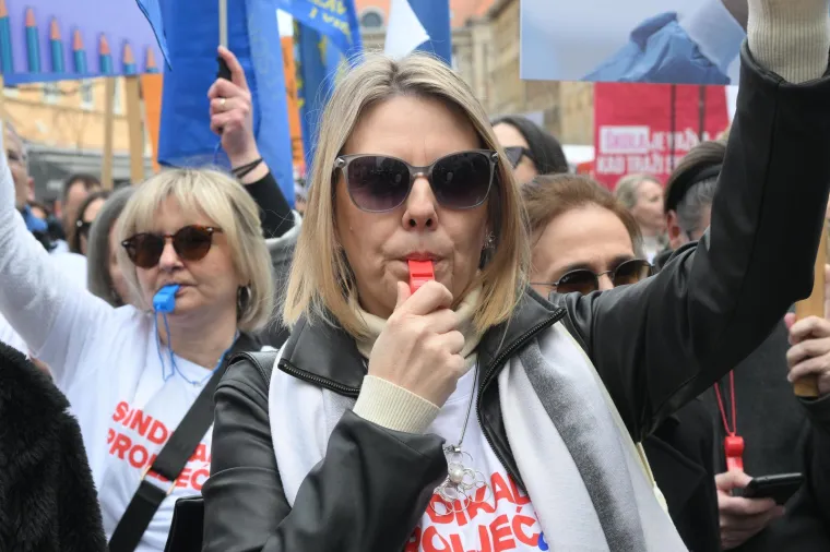 Autobusi iz cijele Hrvatske stigli u Zagreb! Poslana o&scaron;tra poruka Vladi: 'AP, pao si na ispitu'