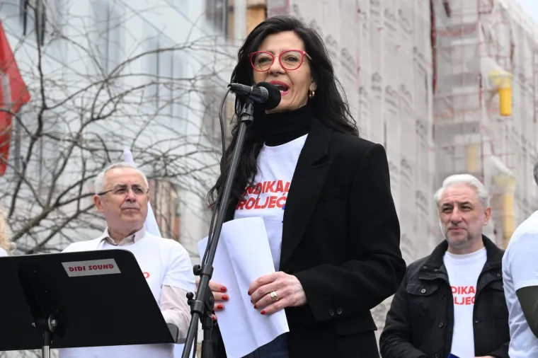 Autobusi iz cijele Hrvatske stigli u Zagreb! Poslana o&scaron;tra poruka Vladi: 'AP, pao si na ispitu'