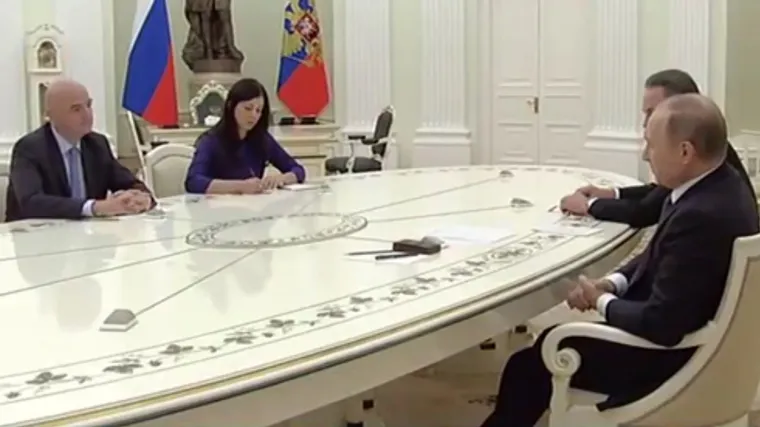 Ona je Putinov as iz rukava! Uz ovu fatalnu prevoditeljicu rijetki čuju &scaron;to Vladimir govori