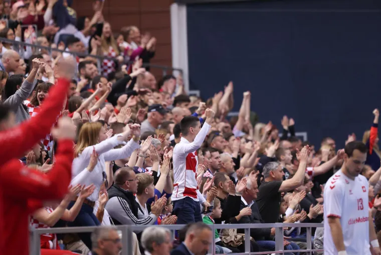 Tribine pune ljepote, glamura i poznatih lica: Evo tko je bio na utakmici Hrvatska - &Scaron;vicarska