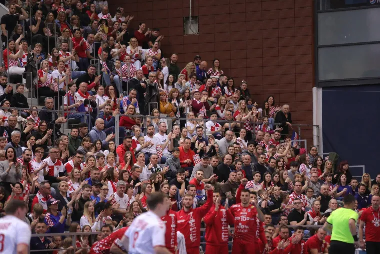 Tribine pune ljepote, glamura i poznatih lica: Evo tko je bio na utakmici Hrvatska - &Scaron;vicarska