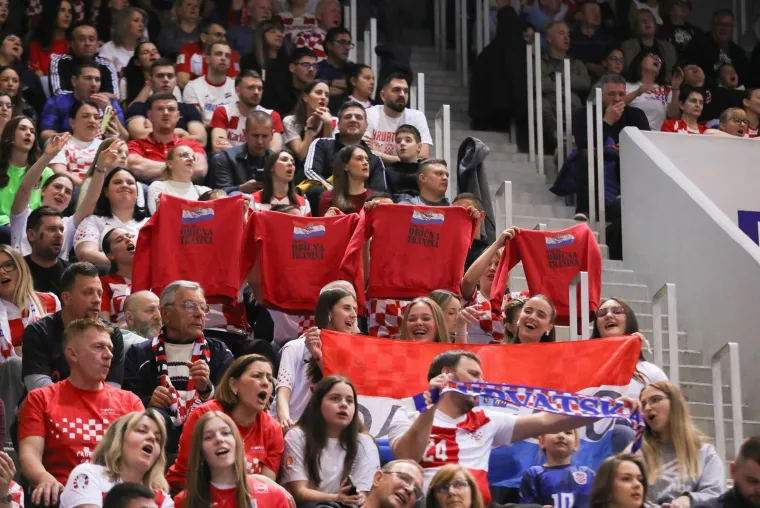 Tribine pune ljepote, glamura i poznatih lica: Evo tko je bio na utakmici Hrvatska - &Scaron;vicarska