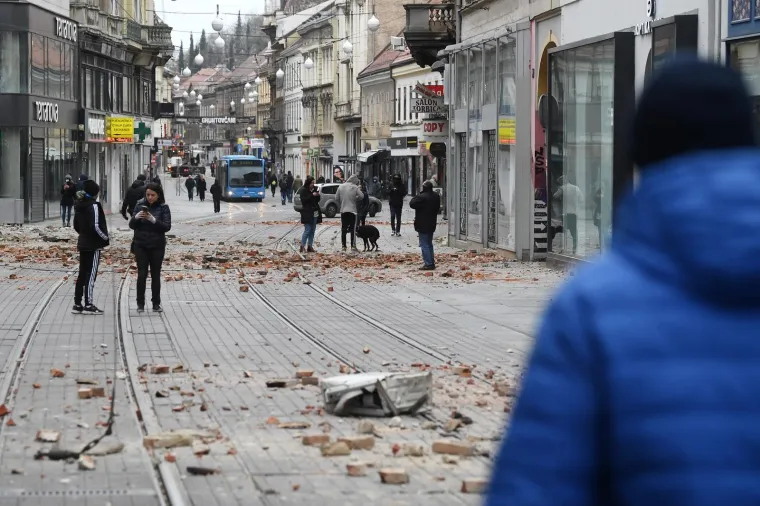 Kao da je bilo jučer: Držali smo smo se skupa, a nismo smjeli. Zemlja se tresla, cigle su padale...