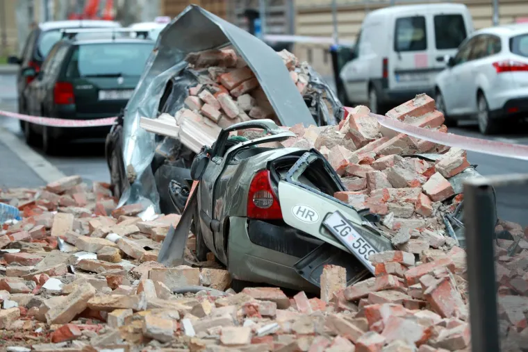 Kao da je bilo jučer: Držali smo smo se skupa, a nismo smjeli. Zemlja se tresla, cigle su padale...