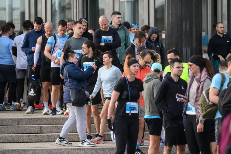 Tisuće ljudi jutros trčalo Zagrebom: Pogledajte atmosferu ispred NSK