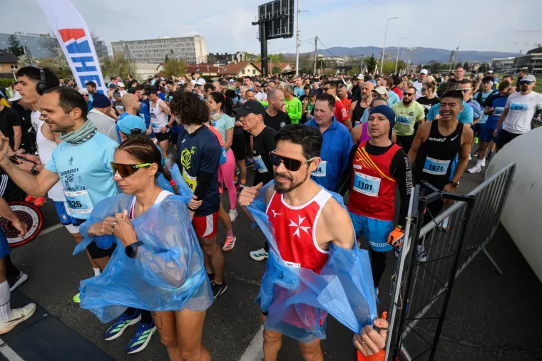 Tisuće ljudi jutros trčalo Zagrebom: Pogledajte atmosferu ispred NSK