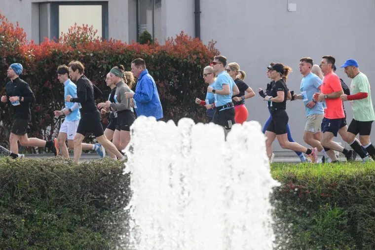 Tisuće ljudi jutros trčalo Zagrebom: Pogledajte atmosferu ispred NSK