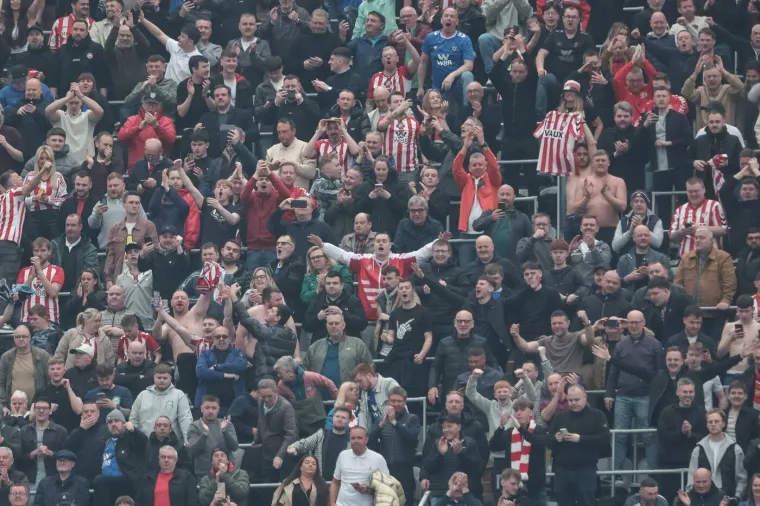 Sunderland slavio u žestokom derbiju kojemu su prethodili veliki navijački neredi