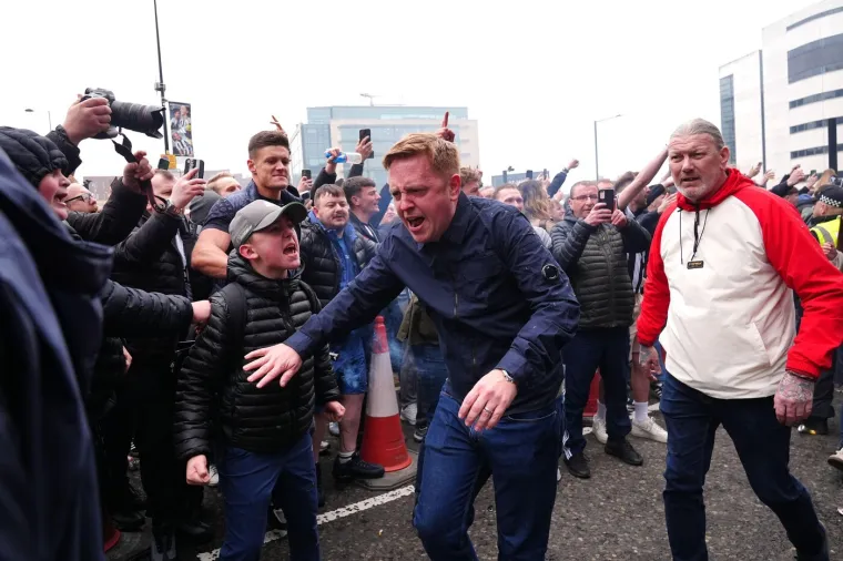 Sunderland slavio u žestokom derbiju kojemu su prethodili veliki navijački neredi