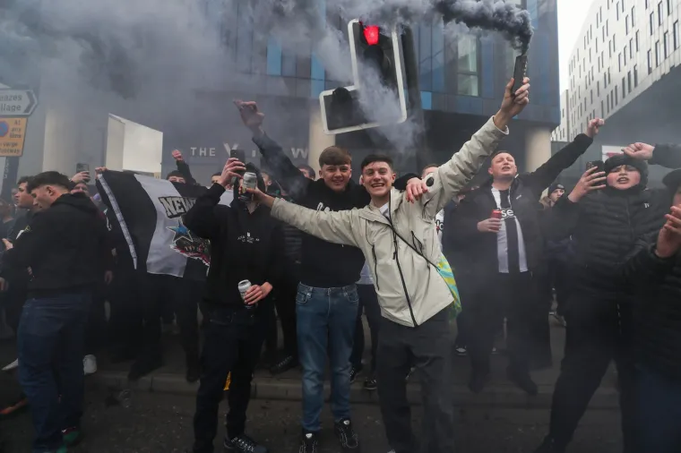 Sunderland slavio u žestokom derbiju kojemu su prethodili veliki navijački neredi