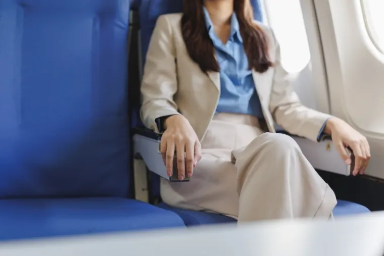 Izbjegnite neugodu, kaznu, pa čak i zatvor: 25 stvari koje nikada ne biste smjeli raditi u avionu