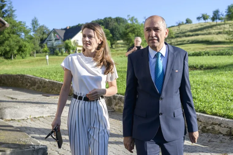 Jedina je uspjela 'smiriti' slovenskog zavodnika: Tko je 20 godina mlađa supruga Janeza Jan&scaron;e?